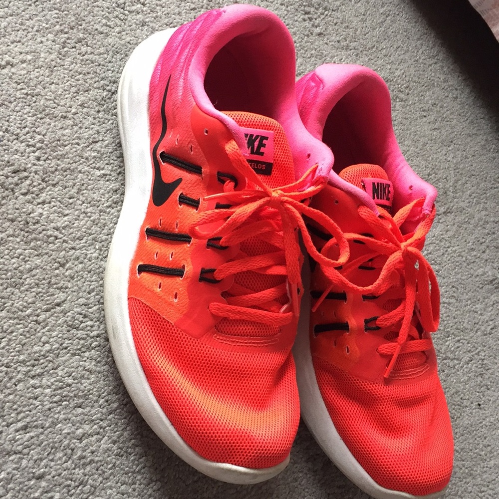 Neon lunarstelos nike sneakers!